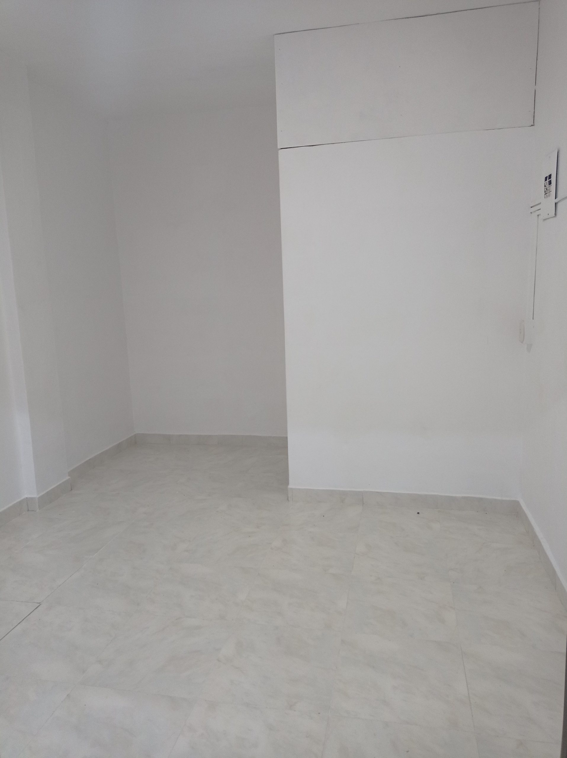 LOCAL COMERCIAL CERCA DEL PARQUE DE RIONEGRO $160.000.000 - Imagen 3