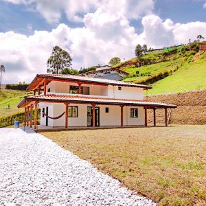 FINCA EN EL SOCORRO MARINILLA $1.200.000.000