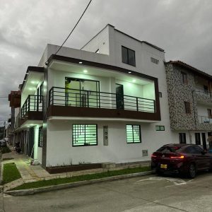 APARTAMENTO DUPLEX EL CARMEN DE VIBORAL $430.000.000