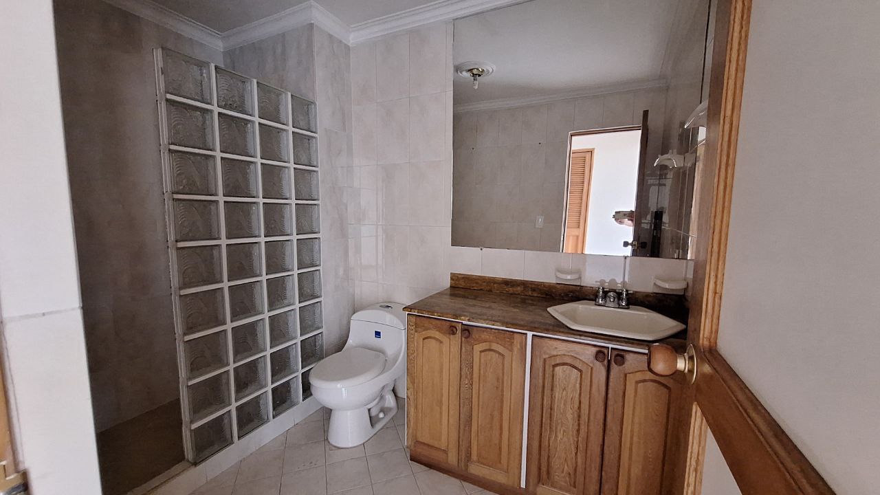 PENTHOUSE TRIPLEX EN LAURELES $1050.000.000 - Imagen 5